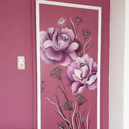 Apartment Bayreuth, Grosse Im Haus Mit Kunst, 3 Schlafzimmer, Kueche, Parkplatz *