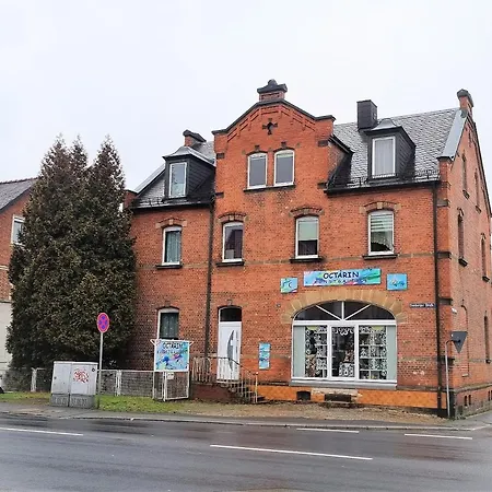 Apartment Bayreuth, Grosse Im Haus Mit Kunst, 3 Schlafzimmer, Kueche, Parkplatz Bayreuth