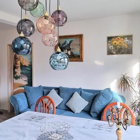 Apartment Bayreuth, Grosse Im Haus Mit Kunst, 3 Schlafzimmer, Kueche, Parkplatz