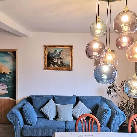 Bayreuth, Grosse Im Haus Mit Kunst, 3 Schlafzimmer, Kueche, Parkplatz 公寓