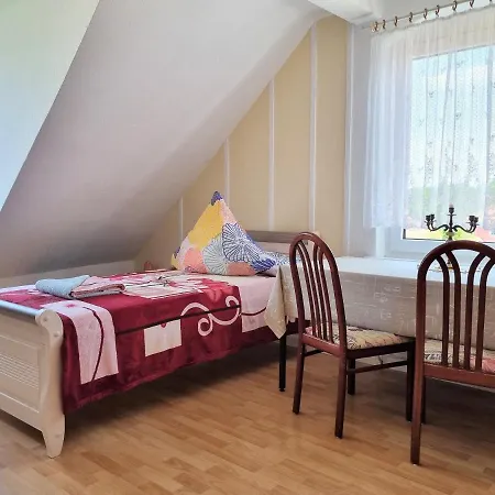 Bayreuth, Grosse Im Haus Mit Kunst, 3 Schlafzimmer, Kueche, Parkplatz バイロイト