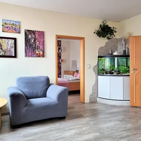 Bayreuth, Grosse Im Haus Mit Kunst, 3 Schlafzimmer, Kueche, Parkplatz באיירוט