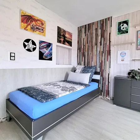 Bayreuth, Grosse Im Haus Mit Kunst, 3 Schlafzimmer, Kueche, Parkplatz דירה *