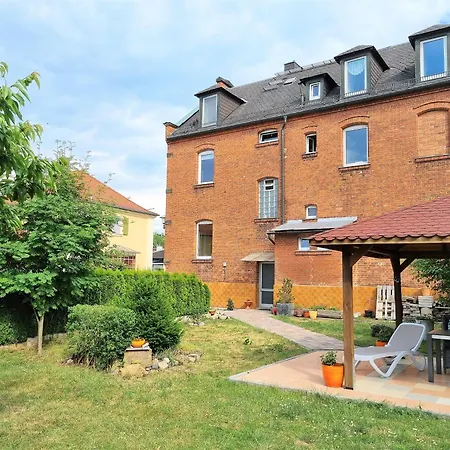 Bayreuth, Grosse Im Haus Mit Kunst, 3 Schlafzimmer, Kueche, Parkplatz דירה באיירוט