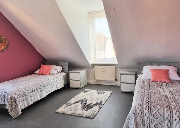 Bayreuth, Grosse Im Haus Mit Kunst, 3 Schlafzimmer, Kueche, Parkplatz *
