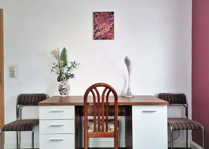 アパート Bayreuth, Grosse Im Haus Mit Kunst, 3 Schlafzimmer, Kueche, Parkplatz バイロイト