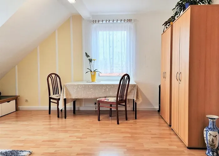 Bayreuth, Grosse Im Haus Mit Kunst, 3 Schlafzimmer, Kueche, Parkplatz アパート バイロイト