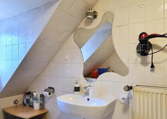 Bayreuth, Grosse Im Haus Mit Kunst, 3 Schlafzimmer, Kueche, Parkplatz Apartmán *