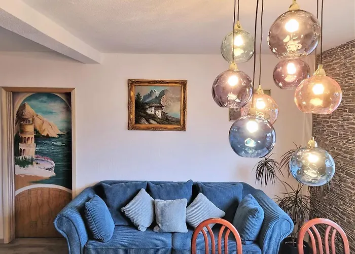 Bayreuth, Grosse Im Haus Mit Kunst, 3 Schlafzimmer, Kueche, Parkplatz アパート