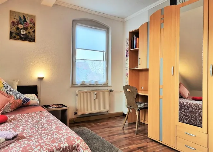 Bayreuth, Grosse Im Haus Mit Kunst, 3 Schlafzimmer, Kueche, Parkplatz バイロイト