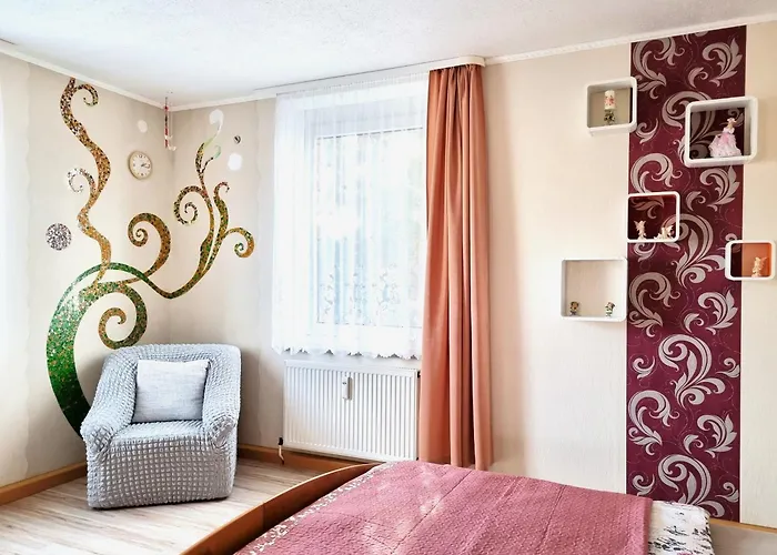 Bayreuth, Grosse Im Haus Mit Kunst, 3 Schlafzimmer, Kueche, Parkplatz バイロイト