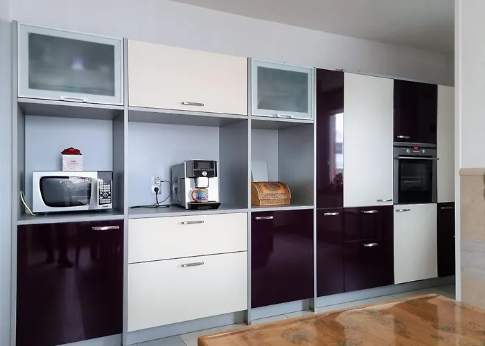 Bayreuth, Grosse Im Haus Mit Kunst, 3 Schlafzimmer, Kueche, Parkplatz Apartmán *